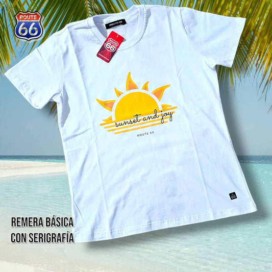 Remera básica con serigrafía para mujer. Cuello redondo